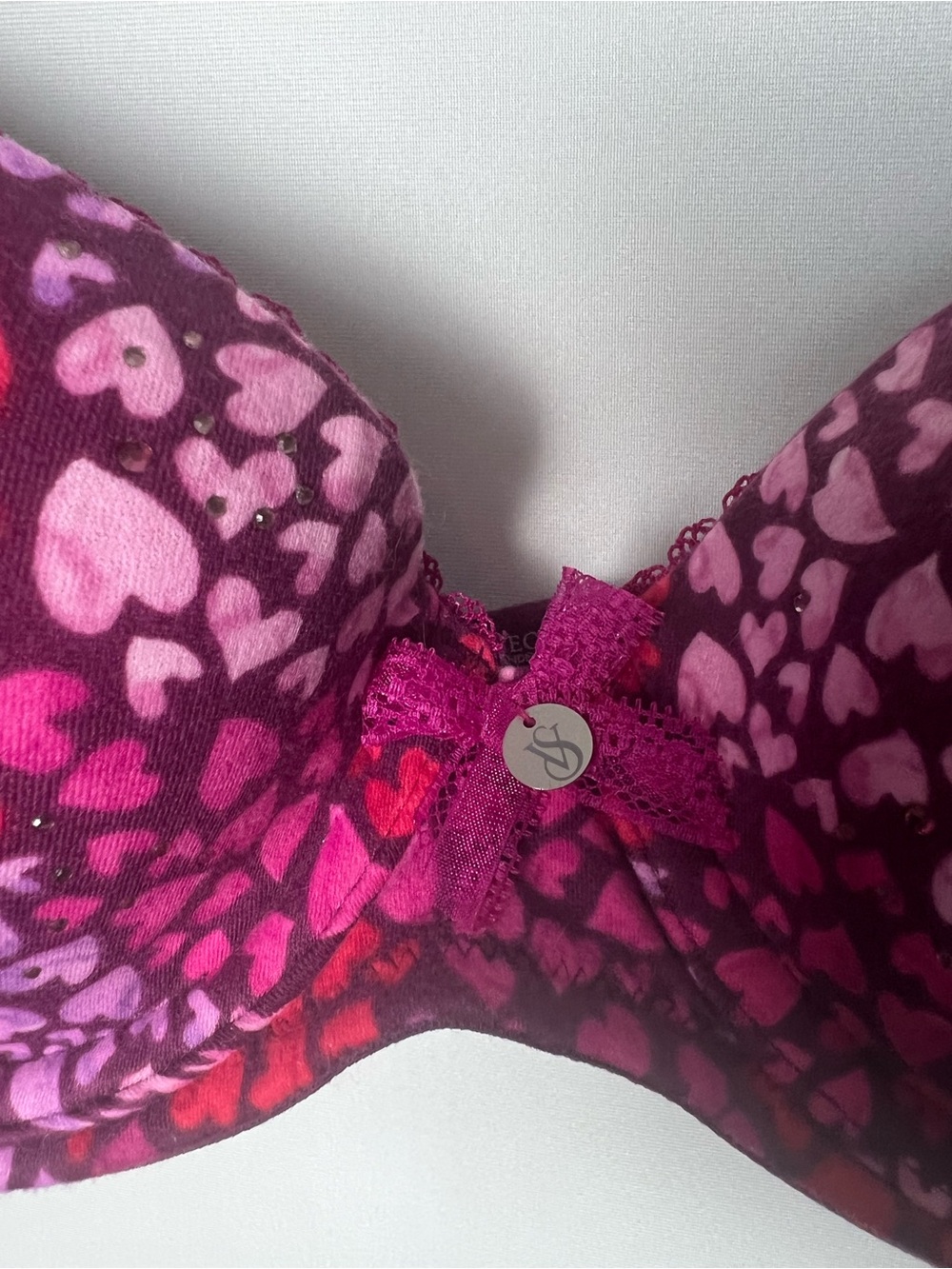 Victoria’s Secret NWT Body By Victoria Lined Demi Bra Heart Print Pink Red 36B - Picture 4 of 7